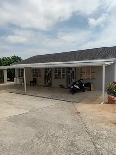 Professional 2 bed apartment avail in North Suburbs of Westville