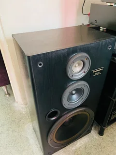 TECHNICS HIFI SYSTEM!!!! POWERFUL WITH 3 WAY 12 INCH SPEAKERS