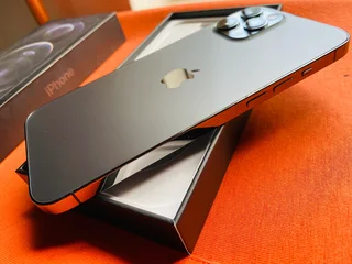 APPLE IPHONE 12 PRO MAX BRAND NEW MINT CONDITION WITH BOX