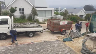 BAKKIE AND DRIVER TO HIRE