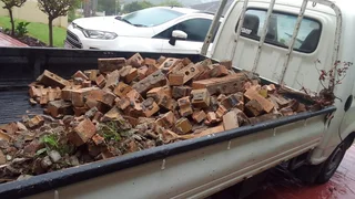 BAKKIE AND DRIVER TO HIRE