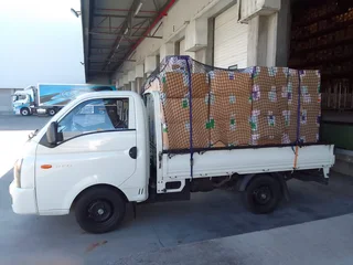 BAKKIE AND DRIVER TO HIRE