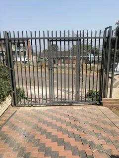 Driveway gate