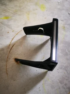 MERCEDES CLA250 AMG 4MATIC 2.0 PETROL 2015 CUP HOLDER CLIP DIVIDER A1766800491