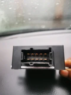 2019 - 2024 BMW 1 SERIES F40 F44 FUEL PUMP CONTROL MODULE ECU 2817762