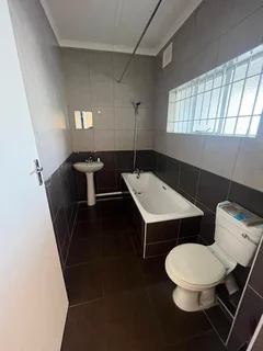 2 Bedroom Flat Rental College Road, Pelham (PmbRight next to the New Astrol Garage &amp; Pick n Pay