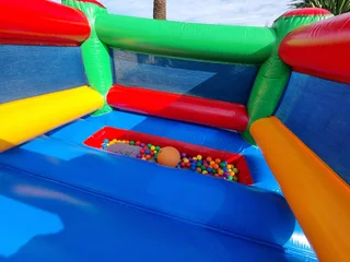 Bouncy house / Jumping castle &#43;- 3m x 3m (Motor included)