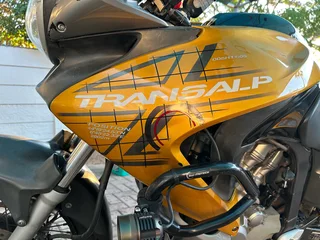 Honda Transalp XL700V