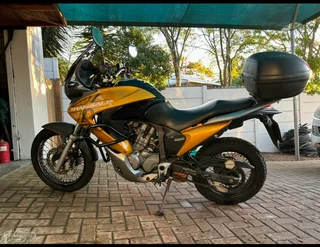 Honda Transalp XL700V