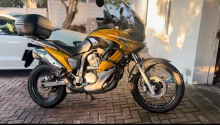 Honda Transalp XL700V