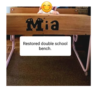 Personalized double schoolbench. Mia engraved on front