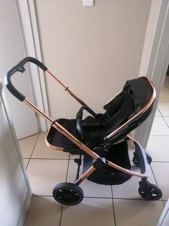 Chelino Platinum Pram