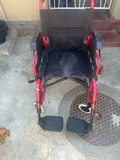 Foldable wheel chair