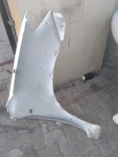 Toyota Hilux D4D/Vvti left fender plz contact Lucas on 0843018577