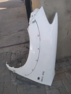 Toyota Hilux D4D/Vvti left fender plz contact Lucas on 0843018577