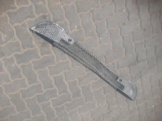 Mercedes GLA w176 bumper grill please contact lucas on 0843018577