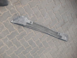 Mercedes GLA w176 bumper grill please contact lucas on 0843018577