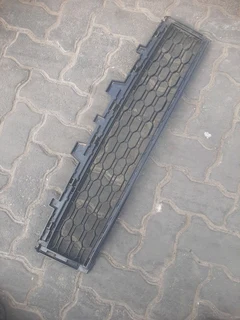 BMW X5 G05 bumper grill please contact lucas on 0843018577