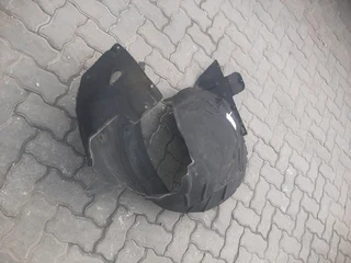 Audi A6 2017-2022 model left front fender liner please contact lucas on 0843018577