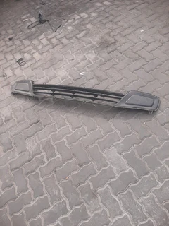 Hyundai H100 bakkie front grill please contact lucas on 0843018577