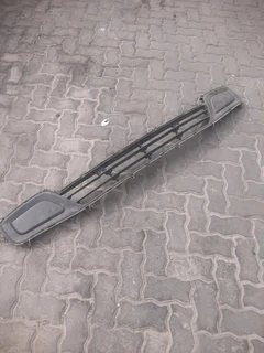 Hyundai H100 bakkie front grill please contact lucas on 0843018577