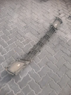 Hyundai H100 bakkie front grill please contact lucas on 0843018577