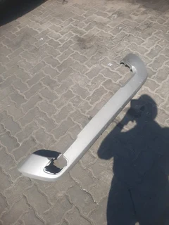 Reanult Duster 2018-2023 model rear bumper spoiler please contact lucas on 0843018577