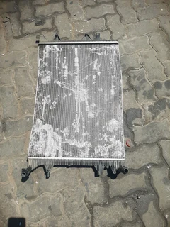 Vw Jetta 5 water radiator please contact lucas on 0843018577