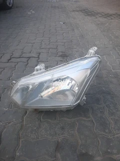 Isuzu D Mux left headlight please contact lucas on 0843018577
