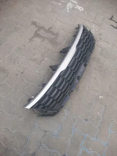 Kia Seltos front grill please contact lucas on 0843018577