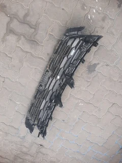 Kia Seltos front grill please contact lucas on 0843018577