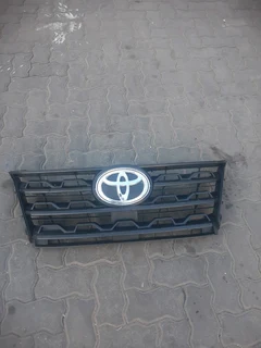 Toyota Fortuner GD6 front grill please contact lucas on 0843018577