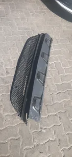 Mercedes Benz w253 bumper grill please contact lucas on 0843018577