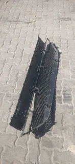 Mercedes Benz w253 bumper grill please contact lucas on 0843018577