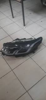 Landrover Discovery Sport L55 left side headlight please contact lucas on 0843018577