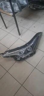 Toyota CHR left side headlight please contact lucas on 0843018577