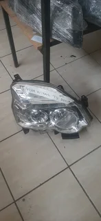 Nissan Xtrail T31 right side headlight please contact lucas on 0843018577