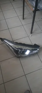 Hyundai Creta 2017-2021 model right side headlight please contact lucas on 0843018577