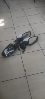 Kia Cerato 5 mirrors please contact lucas on 0843018577