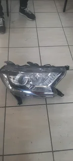 Ford Everest right side headlight please contact lucas on 0843018577