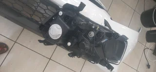 Ford Everest right side headlight please contact lucas on 0843018577