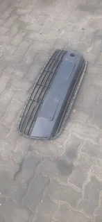 Hyundai i10 2010 model bumper grill please contact lucas on 0843018577