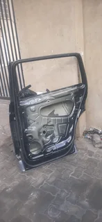 Vw Tiguan 2017-2023 model right rear door please contact lucas on 0843018577