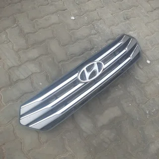 Hyundai Creta 2017-2021 model front grill please contact lucas on 0843018577