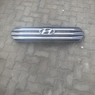 Hyundai Creta 2017-2021 model front grill please contact lucas on 0843018577