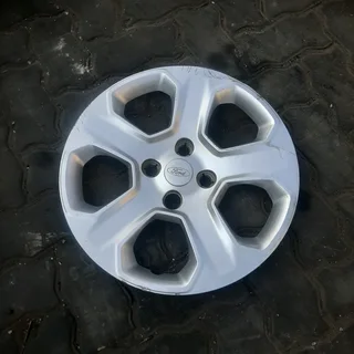 Ford Eccosport wheel cap please contact lucas on 0843018577