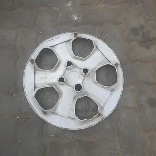 Ford Eccosport wheel cap please contact lucas on 0843018577