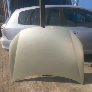 Vw Golf 6 bonnet please contact lucas on 0843018577