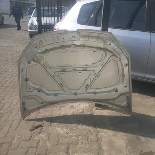 Vw Golf 6 bonnet please contact lucas on 0843018577