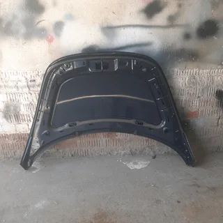 Vw Beetle 2006-2010 model bonnet please contact lucas on 0843018577